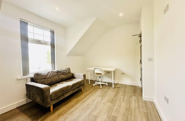 Derby Road, Lenton, Nottingham - Image 2